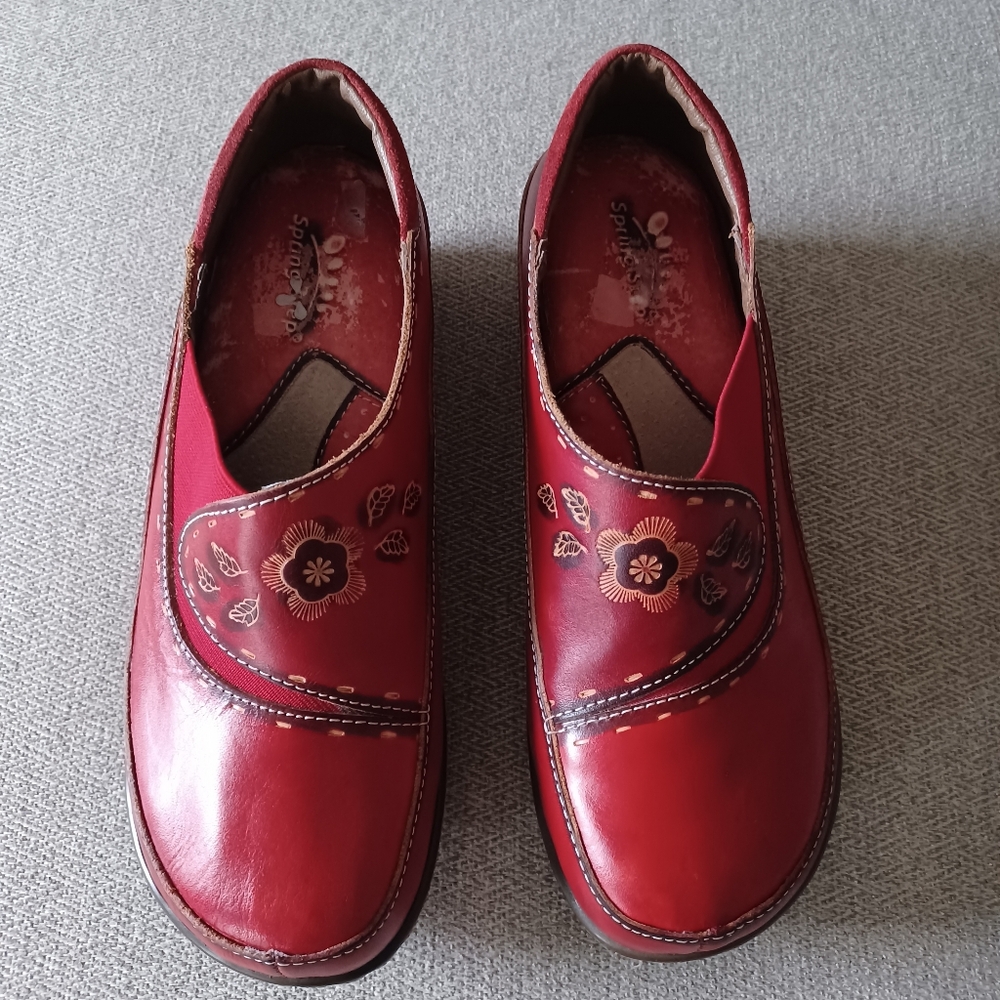 Gorgeous, Spring Steo, Burbank, Red Slip-ons, Suze 37/6.5-7